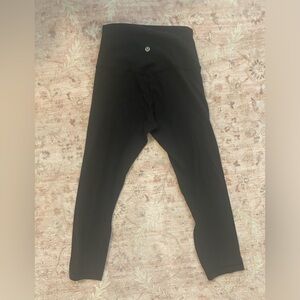 Lululemon black cropped leggings